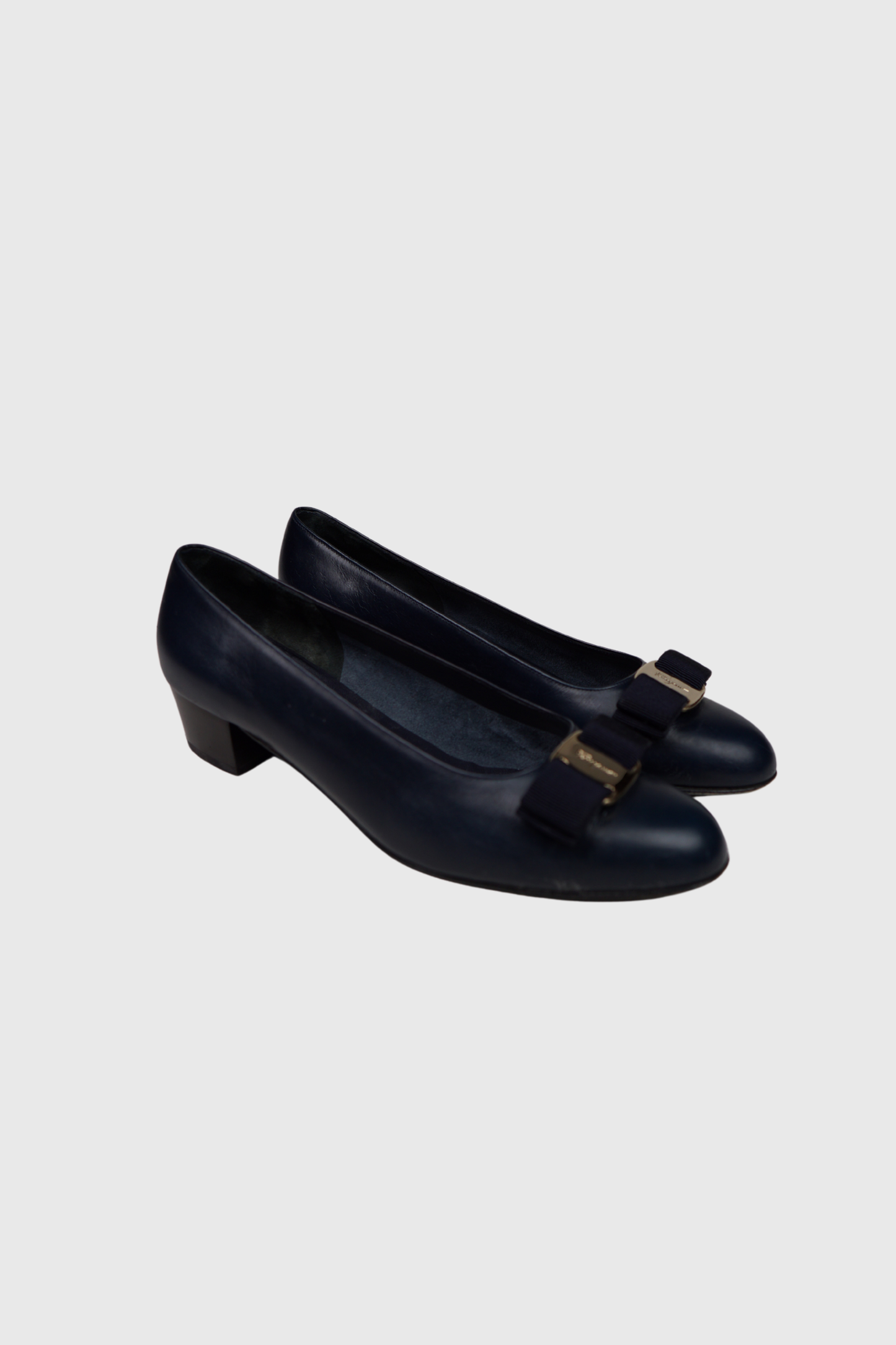 SALVATORE FERRAGAMO Vara Pumps | 38